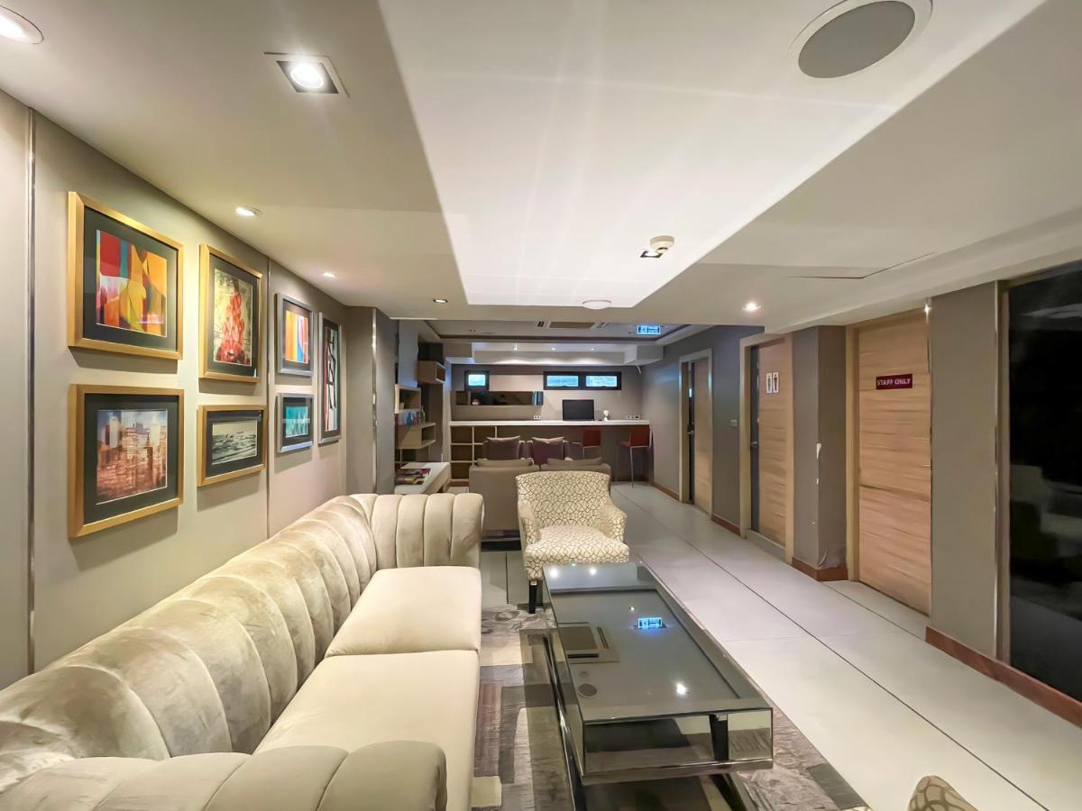 Отель Aspira Sukhumvit 4*